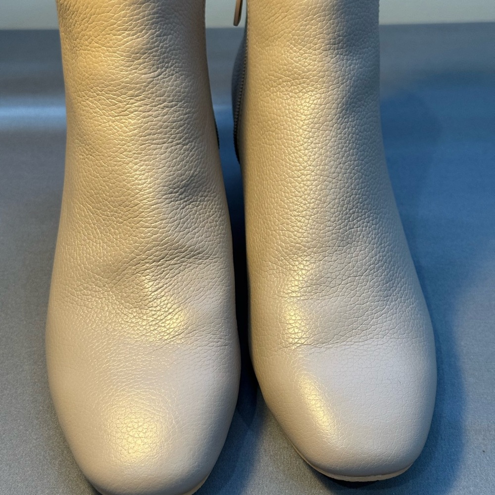 Jack Rogers Beige Booties Side Zip 2 Inch Heel Size 7.5 NWOB